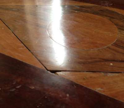 Restauro parquet antico a disegno con intarsio